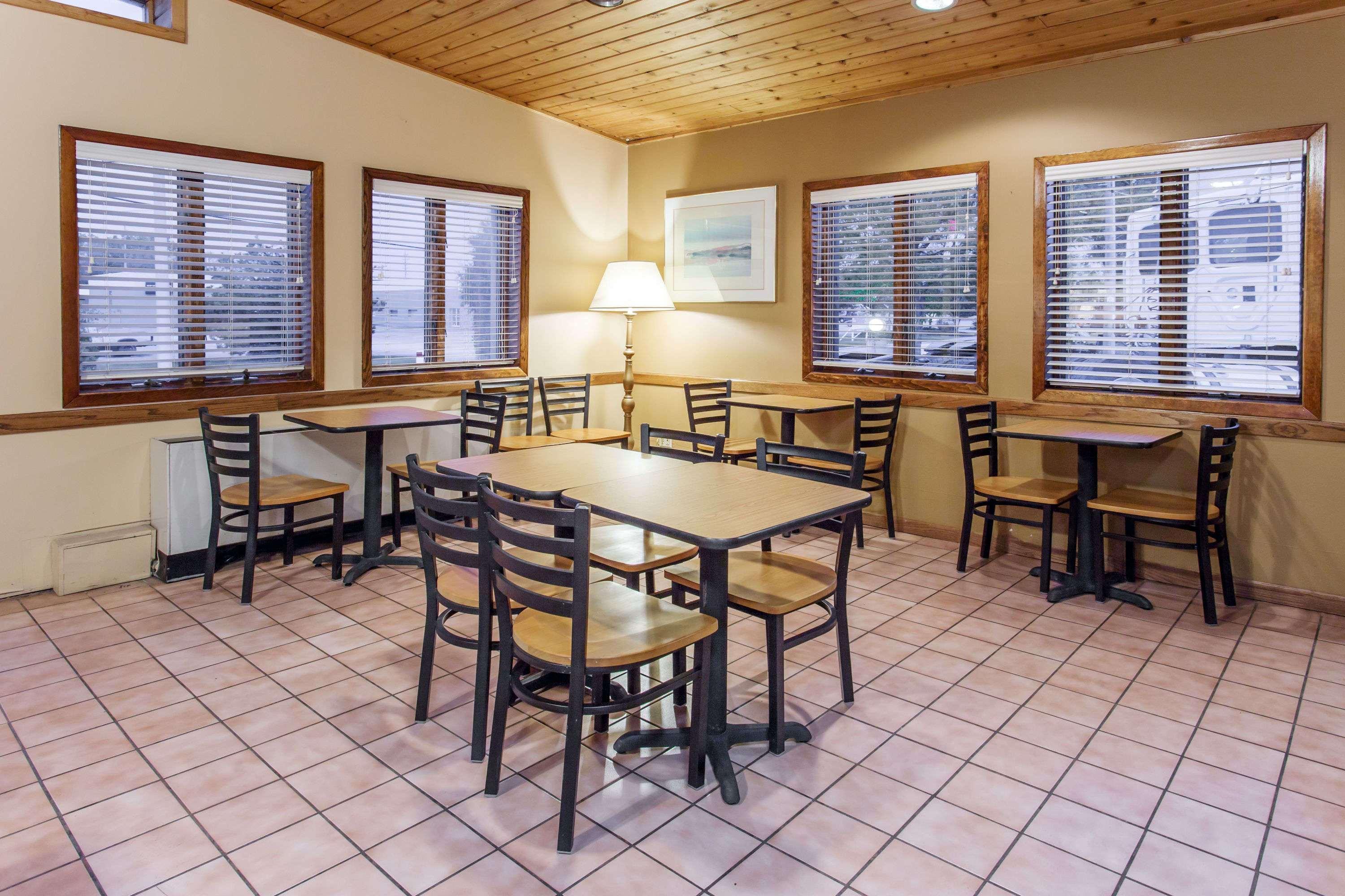 Days By Wyndham West Allis/milwaukee